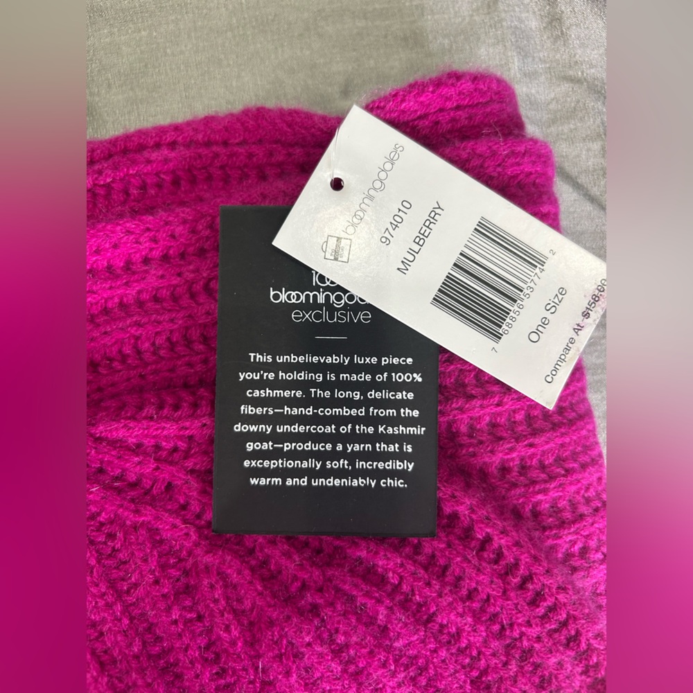 🩷NWTs Bloomingdales Cashmere scarf/hat🩷 - Picture 2 of 5